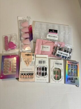 10 Piece Press On Nails Mixed Lot